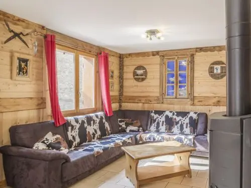 CHALET DU BERGER for 12 people with sauna, close to the 3 Vallées slopes.
