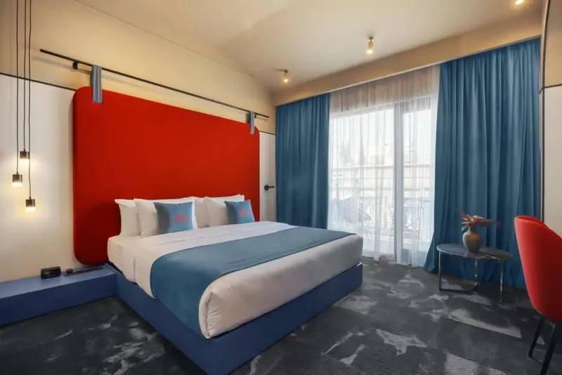 Heritage Hotel And Suites