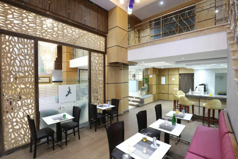 SILVER SUITES HOTEL
