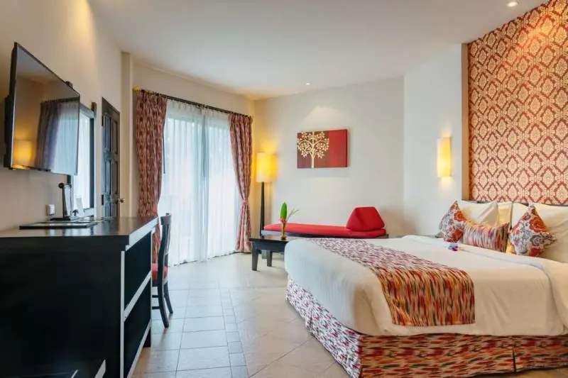 Horizon Karon Beach Resort & Spa