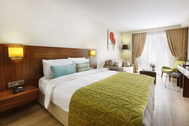 The White Orient Hotel​