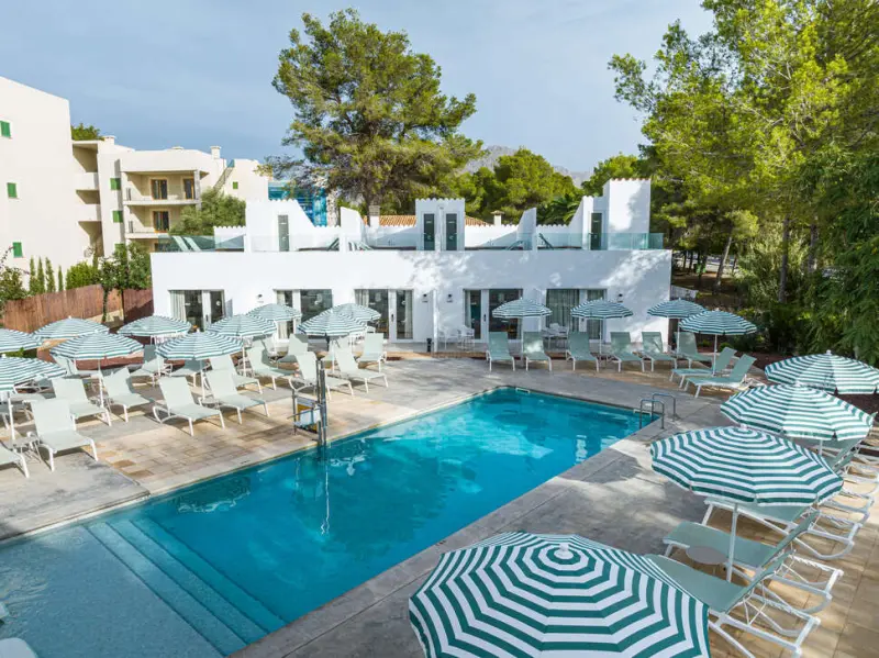 Cabot Las Velas Apartments
