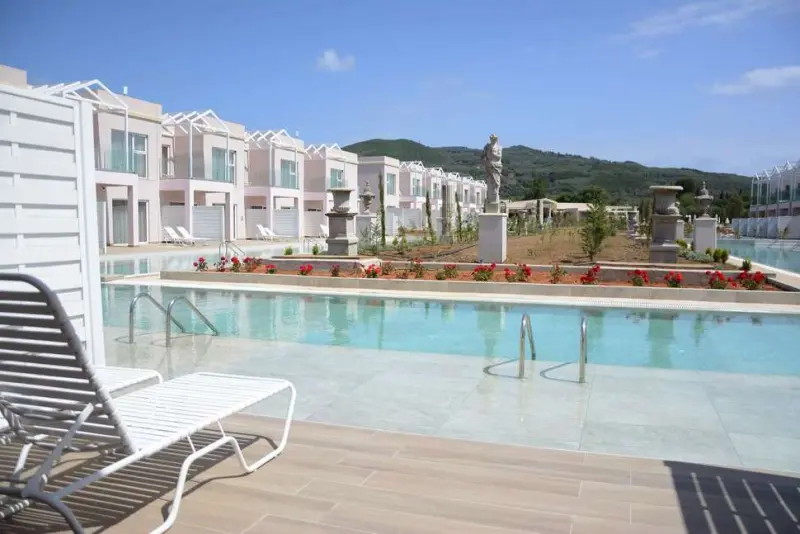 Sandy Beach & Villas