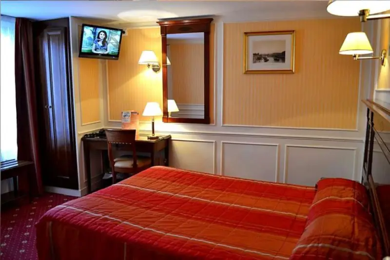 Touring Hotel