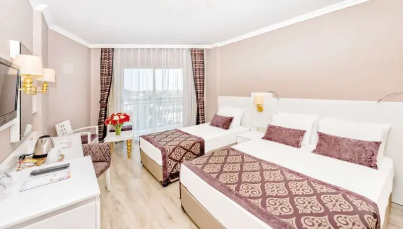 Serenis Hotel