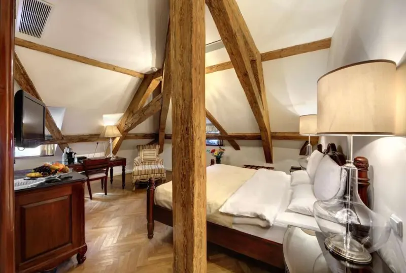 DOMINICAN Hotel