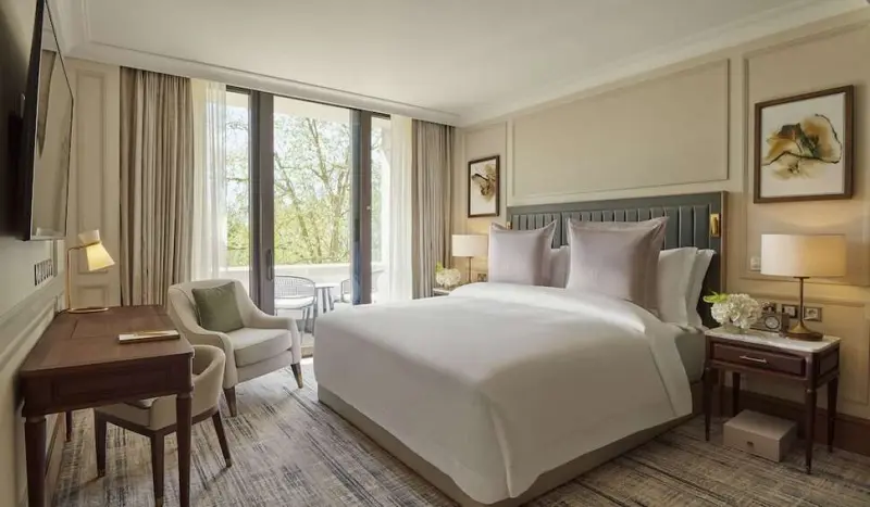 Jumeirah Carlton Tower