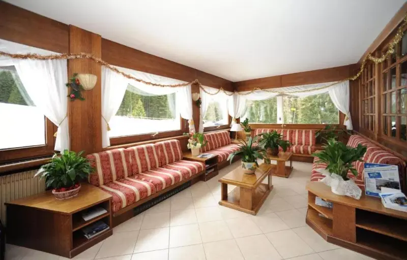 Hotel Bucaneve