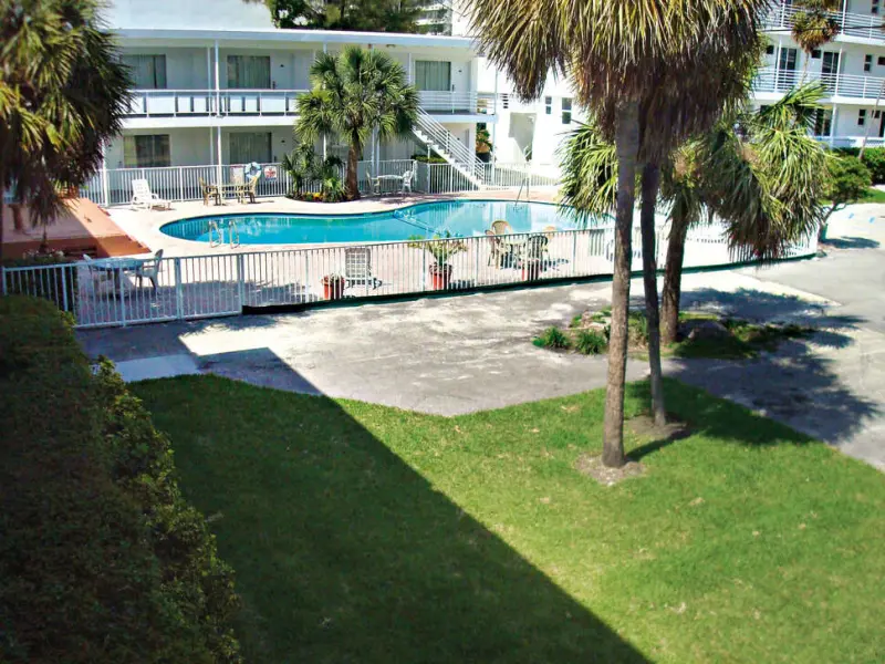 Collins Hotel