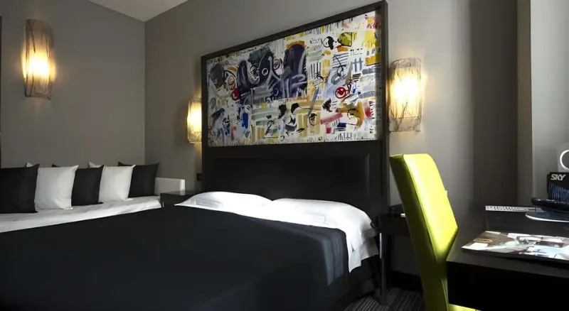 Twenty One Hotel