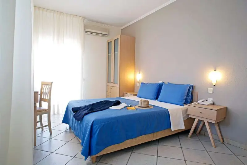 Stratos Hotel