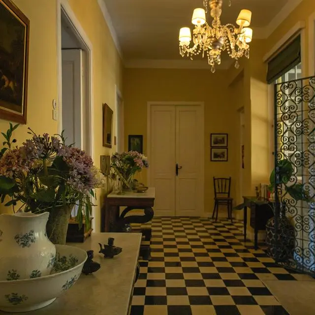 Casa Amarilla