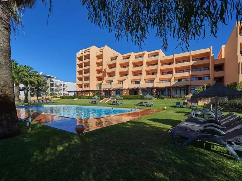 Meia Praia Lagos - Beach Club Apartments