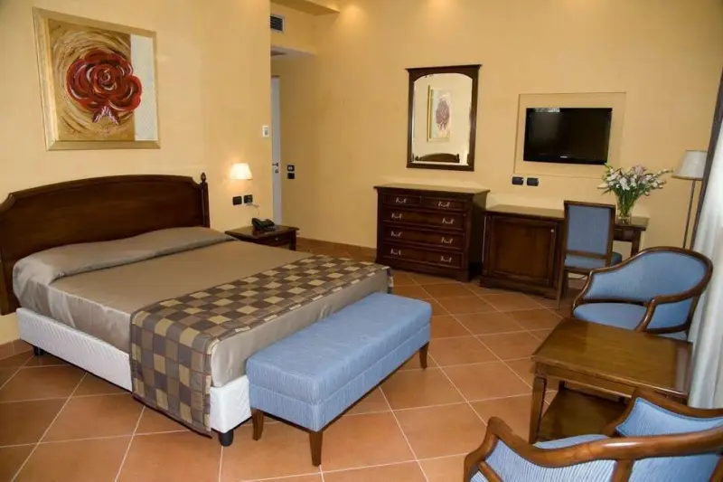 Artemis Hotel