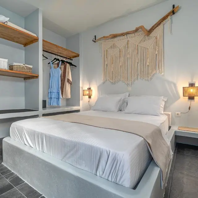 La Perla Suites