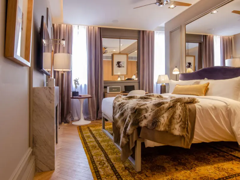 Brown's | Avenue Hotel