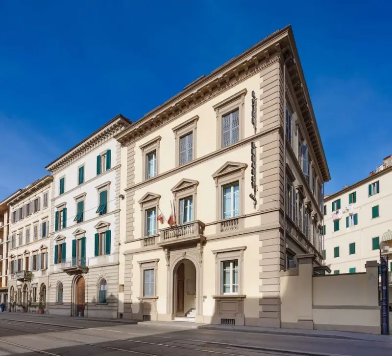 Hotel Embassy