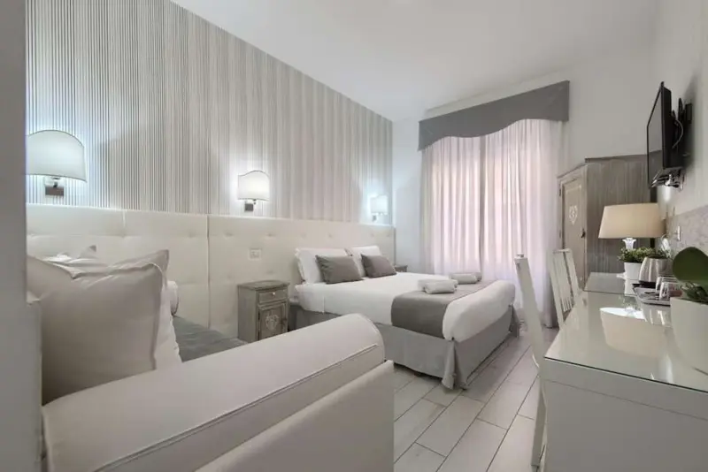 VATICAN'S ROOF INN