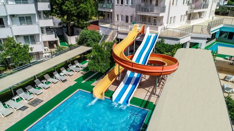 Catty Cats Garden Hotels