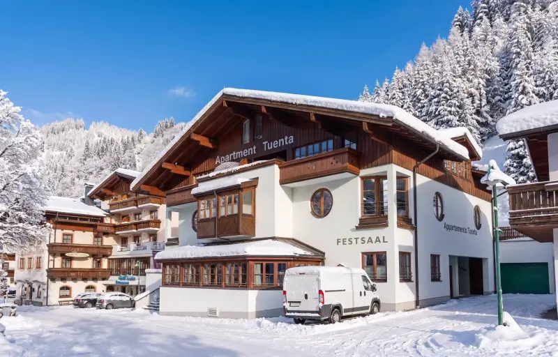 Portis Appartements, Haus Tuenta