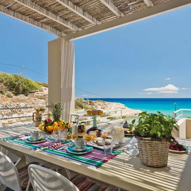 AMOOPI NYMFES DAILY BEACH BAR & LUXURIOUS APARTMENTS