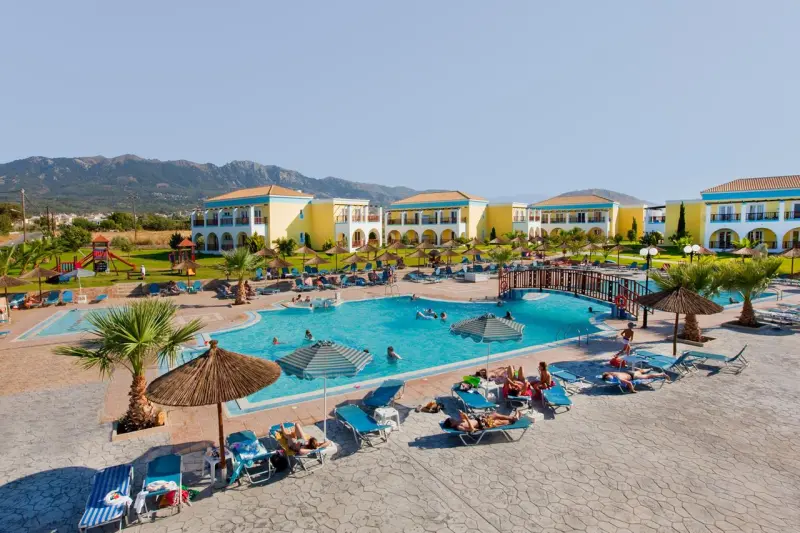 Aparthotel Corali
