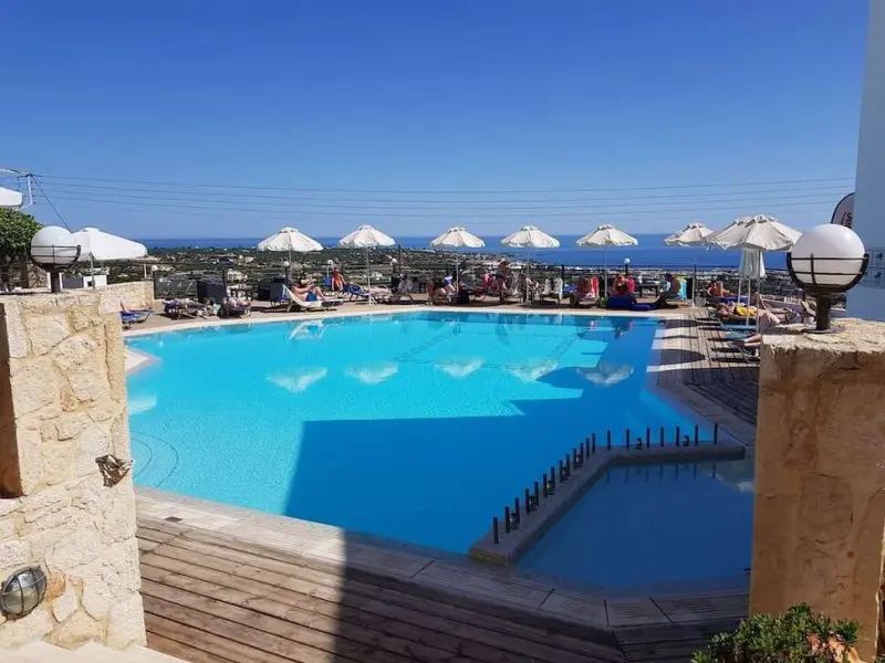 Amazones Village Suites Hotel