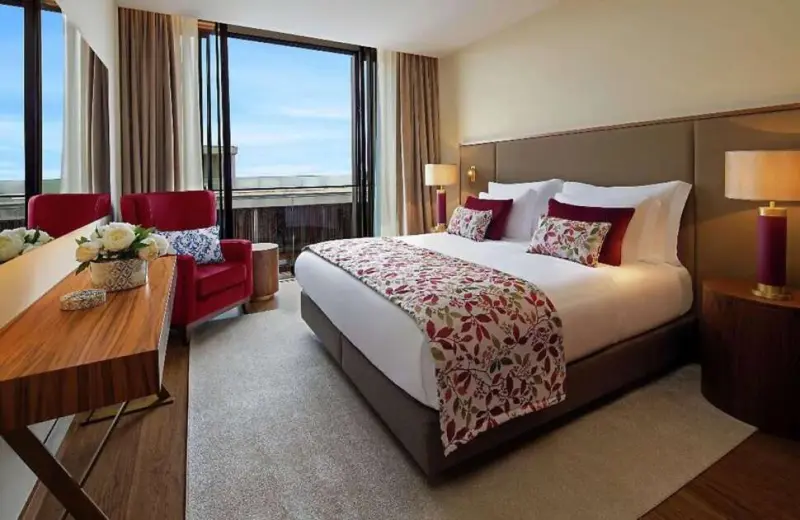 Boeira Garden Hotel Porto Gaia, Curio Collection by Hilton