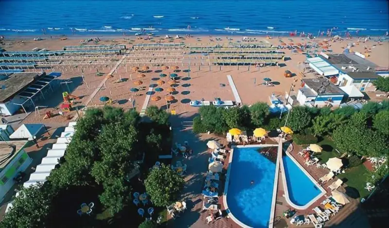 Alexandra Plaza Hotel