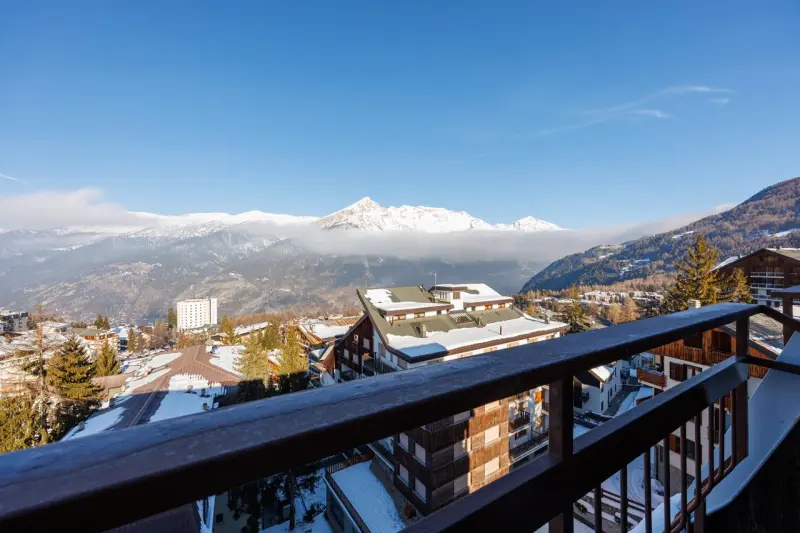 Lift Hotel