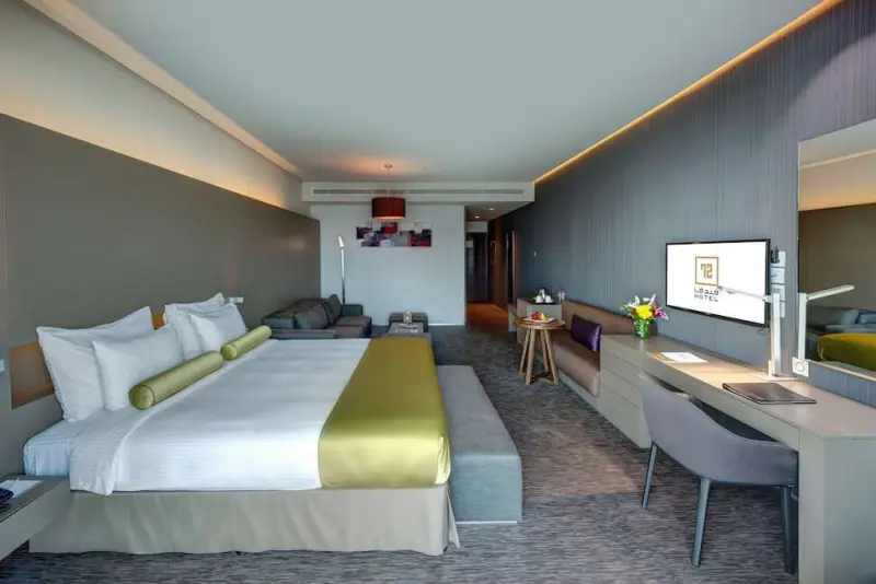 72 Hotel