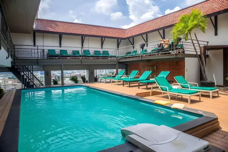 Pinnacle Lumphini Park Hotel