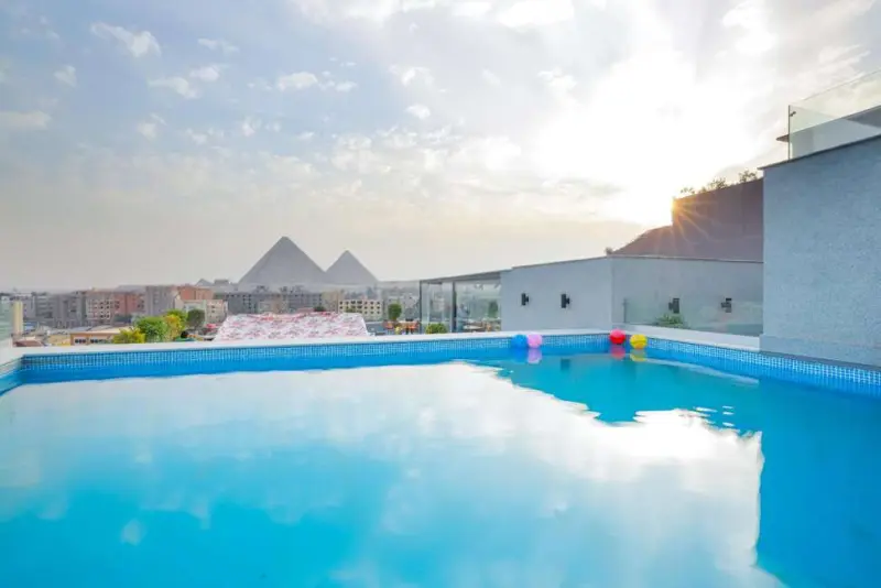 Pyramid Front Hotel