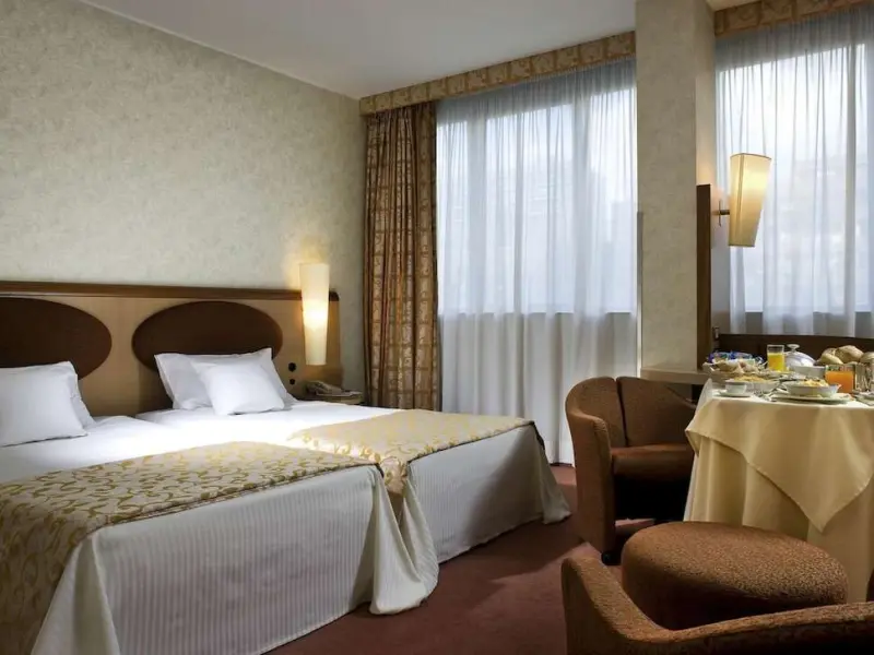 Mercure Roma West