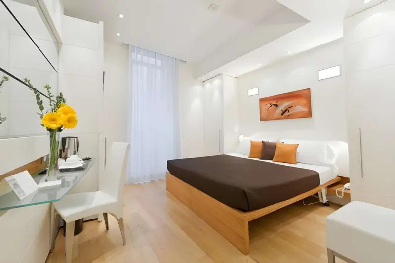 Hotel White