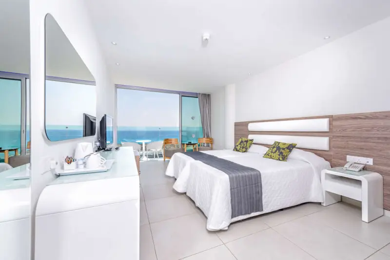 Tasia Maris Sands Hotel