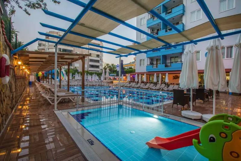 Club Big Blue Suite Hotel