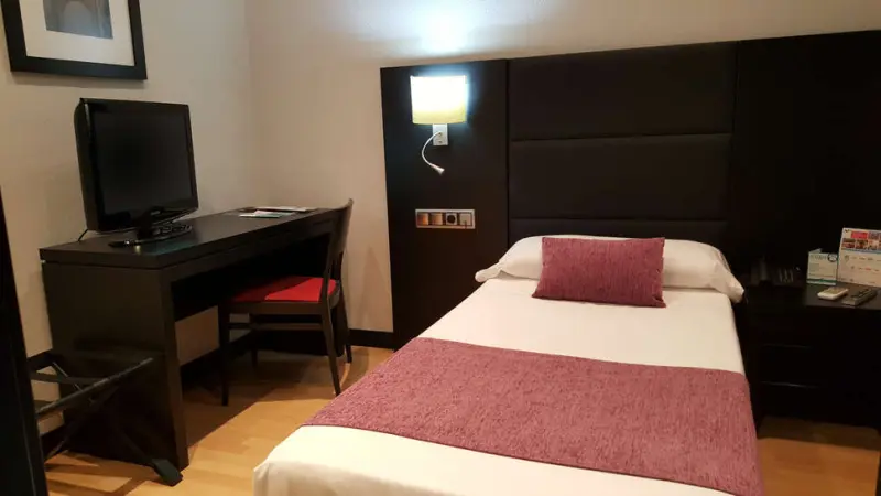 Virgen de los Reyes Hotel by Senator