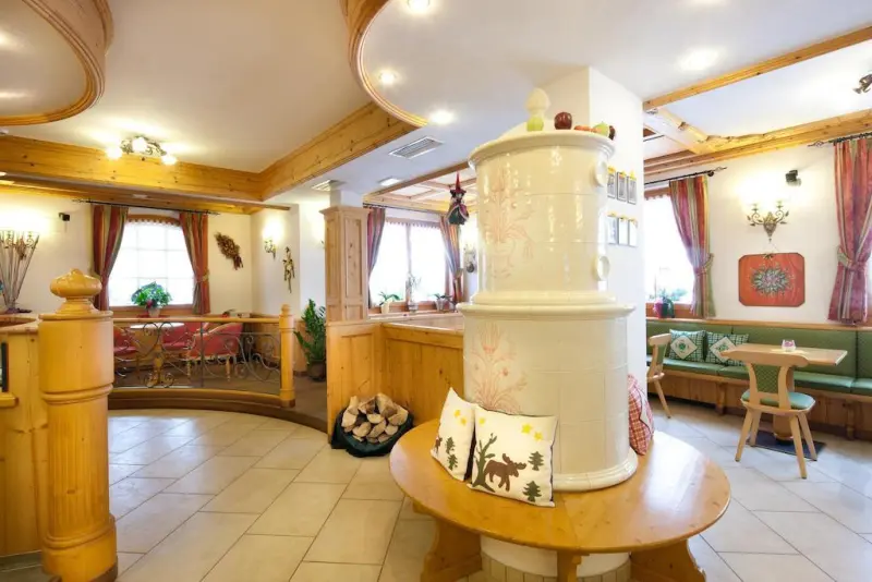Hotel & Dependance Pordoi