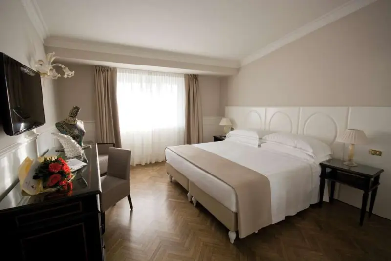Plaza Hotel Lucchesi
