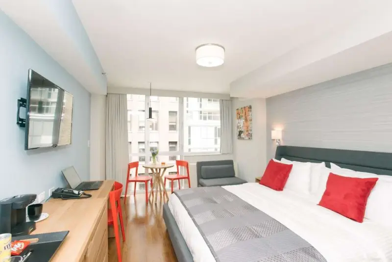 Hotel 32 32
