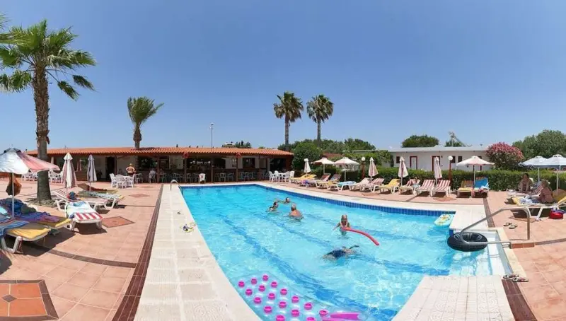 Sandy's Studios , Apartments & Log Villas