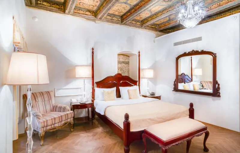 DOMINICAN Hotel