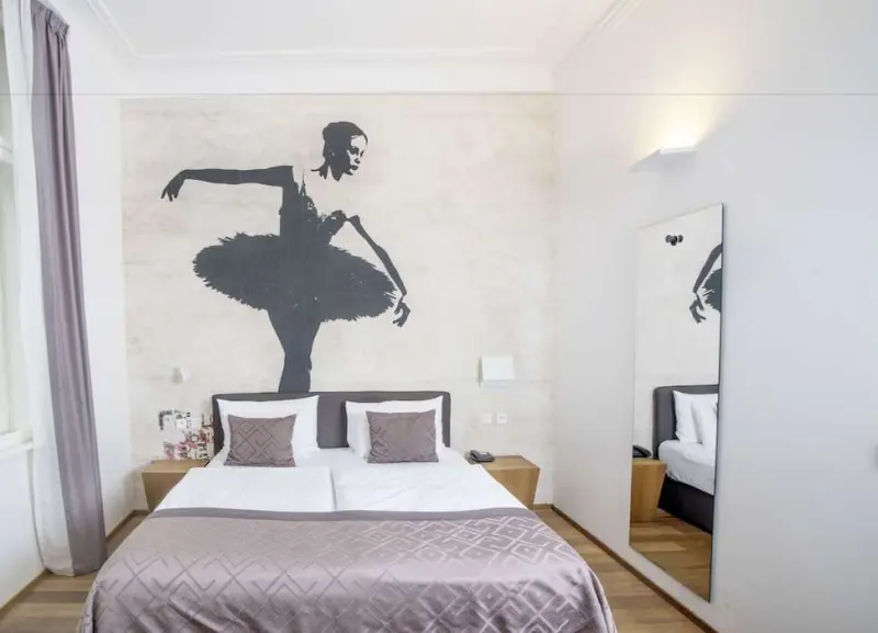 Hotel Golden Crown