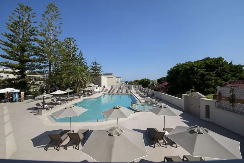 Vantaris Luxury Beach Hotel