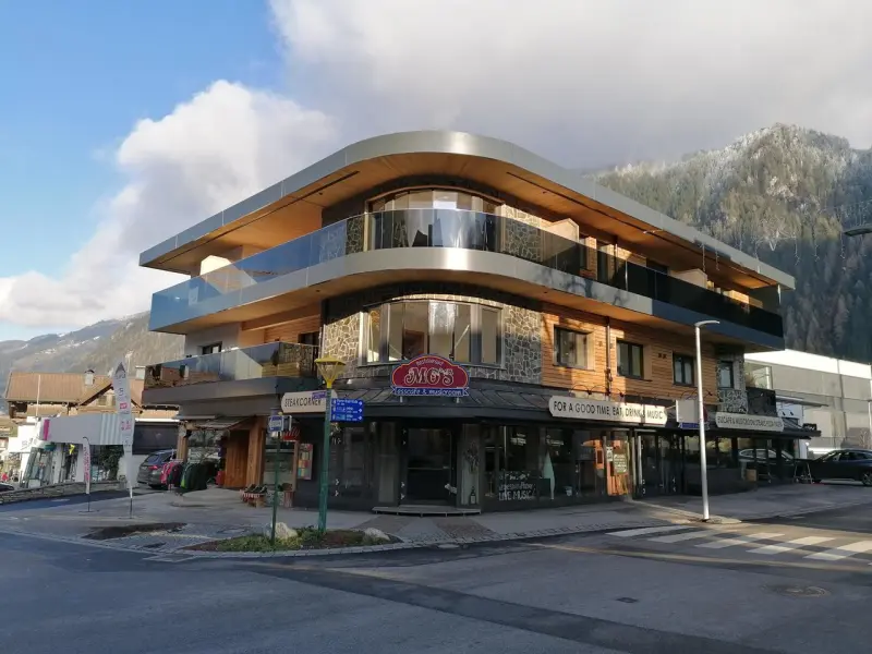 Mo's Apartments And Burgerhouse