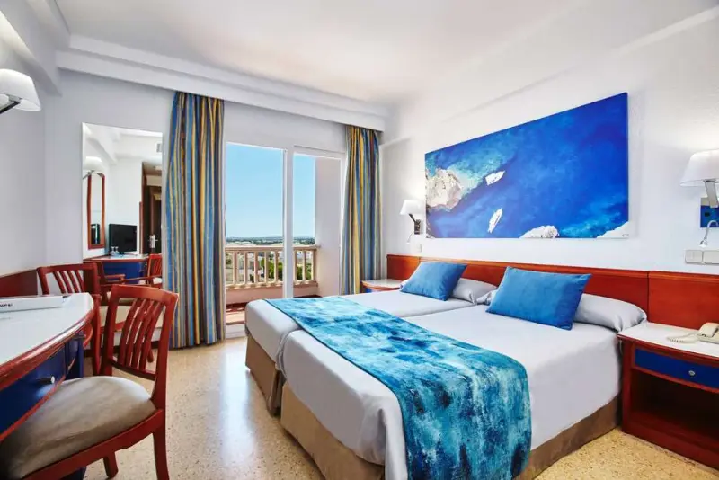 Universal Hotel Romántica