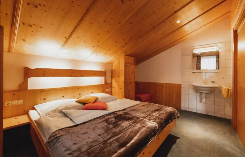 Portis Appartements, Haus Tuenta
