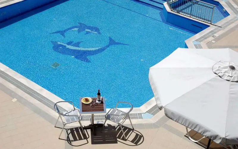 Stratos Hotel