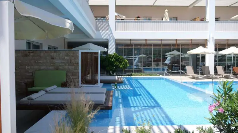 Iris Hotel Apartments